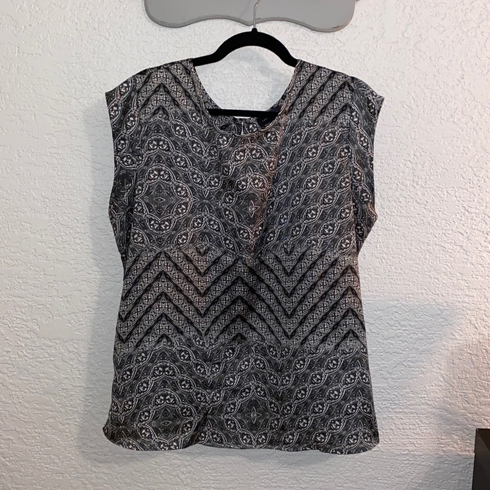 The Limited capped sleeve shell
